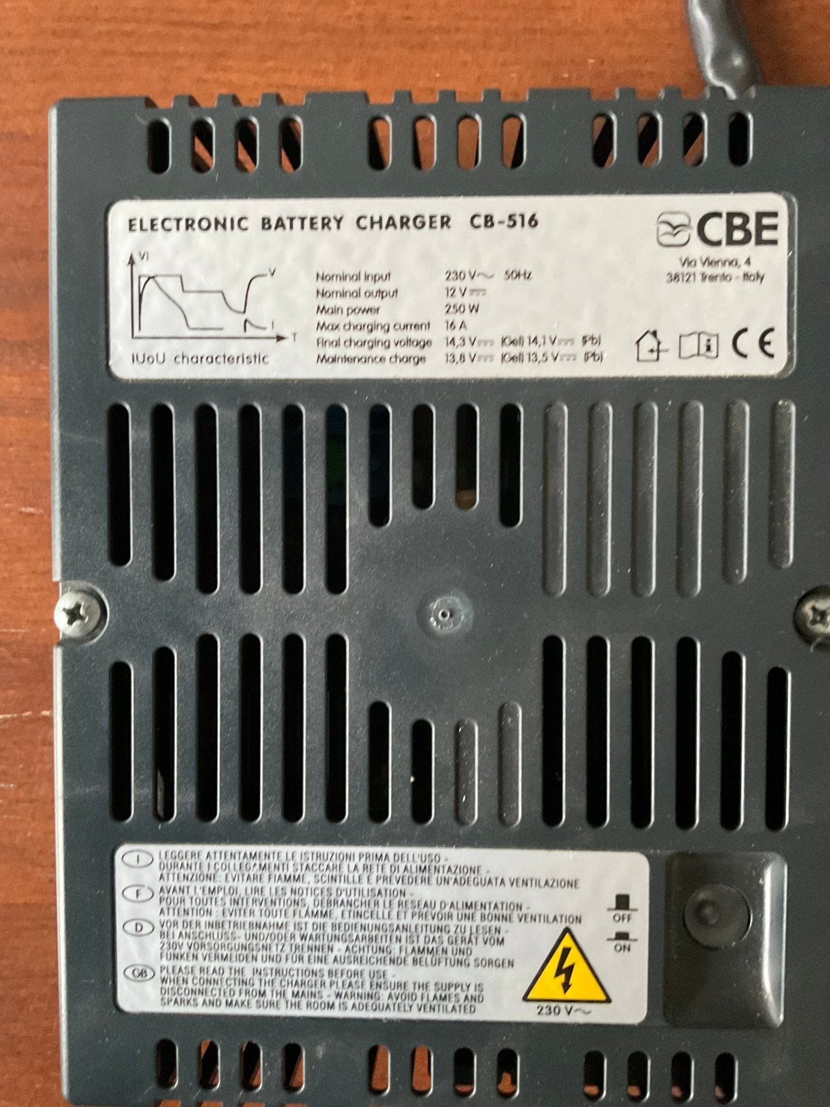 CBE CB-516 acculader voor Weinsberg, Pössl, Adria, Knaus, Caravans en Kamperen, Ophalen of Verzenden, Gebruikt