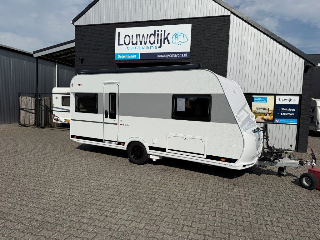 LMC Style 440 D ’24 (Full Option, Fransbed), Rondzit, Vast bed, Bedrijf, 6 tot 7 meter