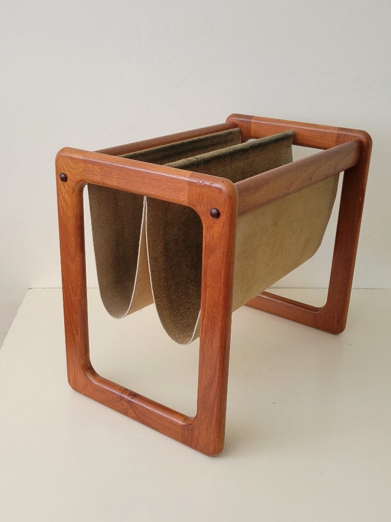 Vildbjerg magazine rack, Deens Mid Century Modern lectuurrek, Huis en Inrichting, Woonaccessoires | Krantenbakken en Lectuurbakken