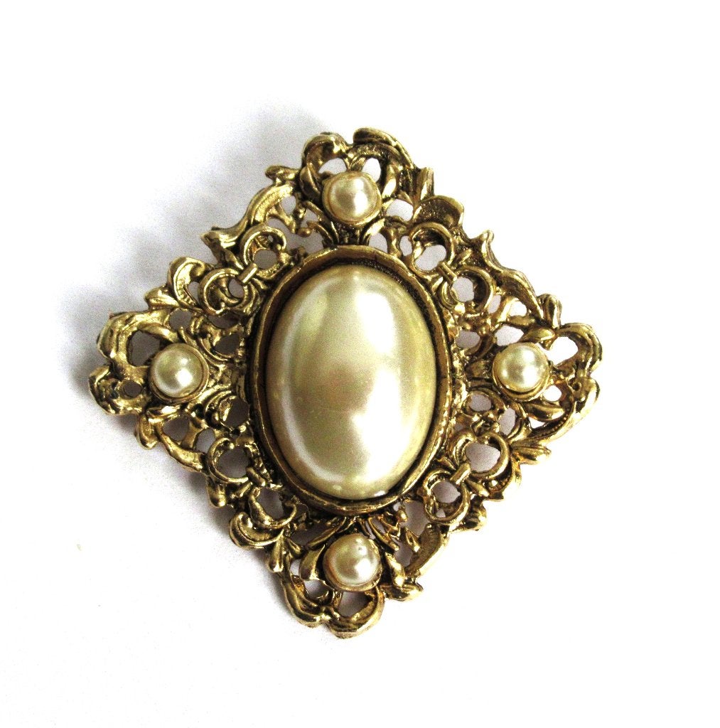 Vintage vergulden broche met parels., Sieraden, Tassen en Uiterlijk, Broches, Ophalen of Verzenden, Zo goed als nieuw, Overige materialen