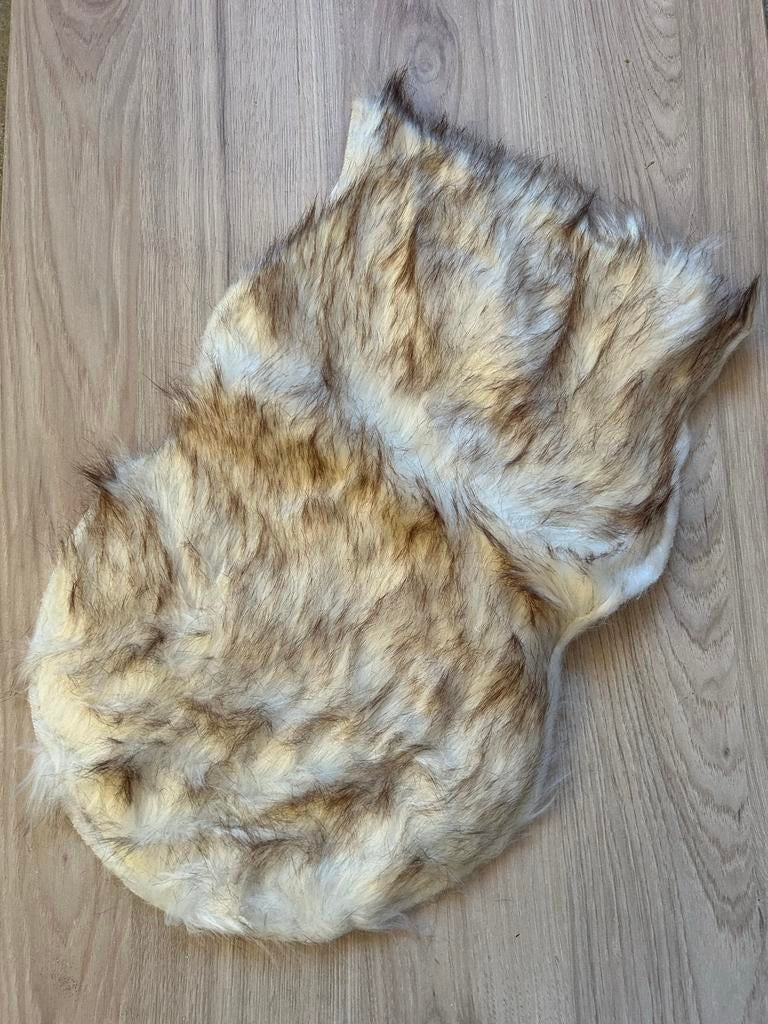 Nieuw Kleedje van Nep Bont, Minder dan 50 cm, Wit, Nieuw, Ophalen of Verzenden