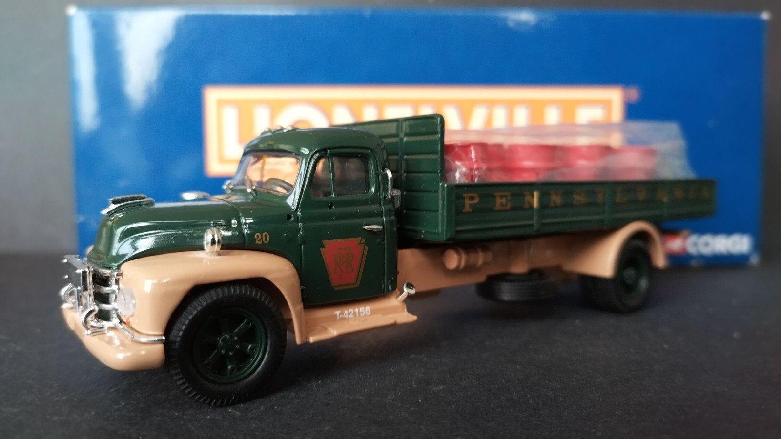 Diamond T 620 Dropside Lionelville 1:50 Corgi Pol, Nieuw, M, Bus of Vrachtwagen, M