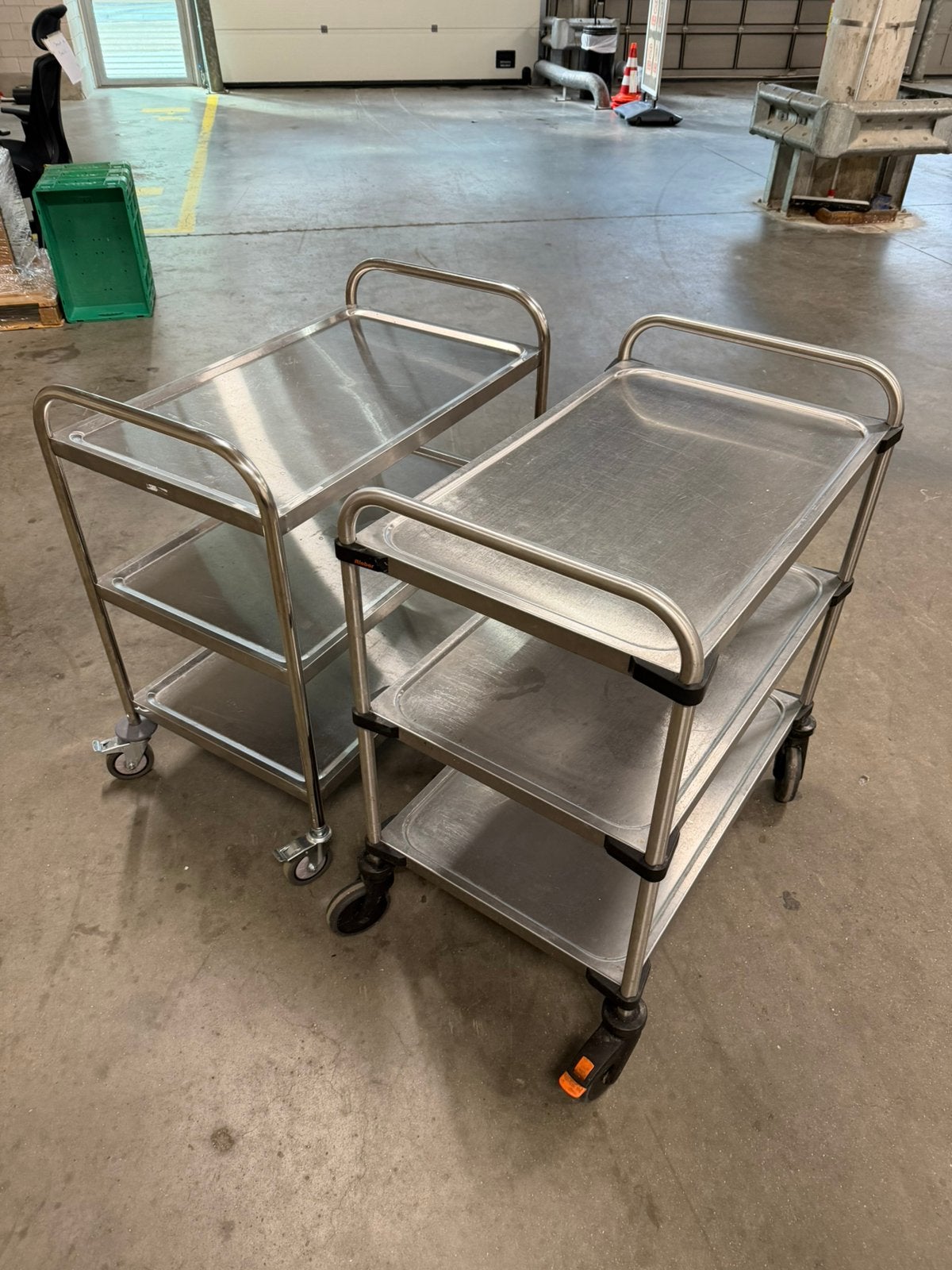 2 horecawagens RVS, 100 liter of meer, Ophalen, Zo goed als nieuw, Transportkar