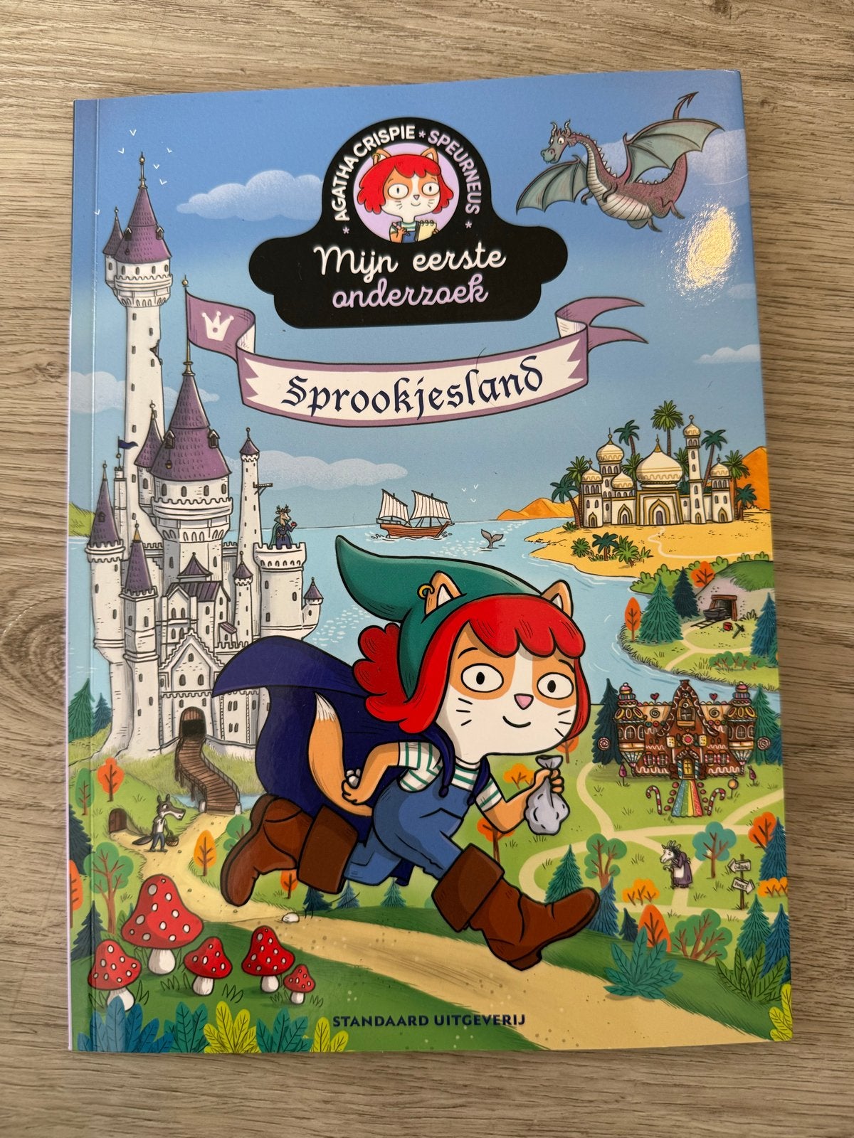 Agatha Crispie Speurneus: Mijn eerste onderzoek Sprookjeslan, Ophalen of Verzenden, Zo goed als nieuw