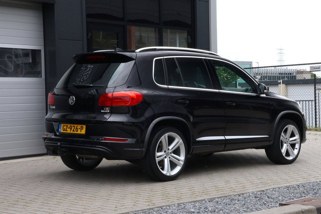 Volkswagen Tiguan 1.4 TSI R-Line | LED/-XENON | PANORAMA | T, Voorwielaandrijving, Euro 5, 15 km/l, Gebruikt
