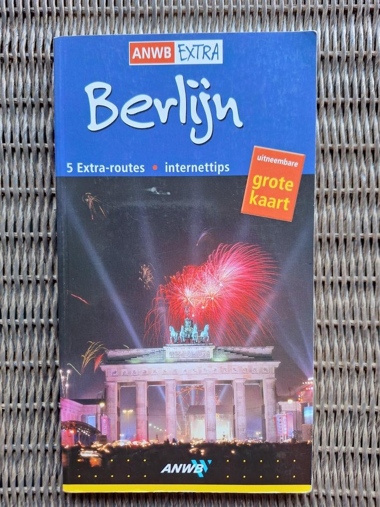 Wieland Giebel - Berlijn, Gelezen, Europa, Ophalen of Verzenden, Reisgids of -boek