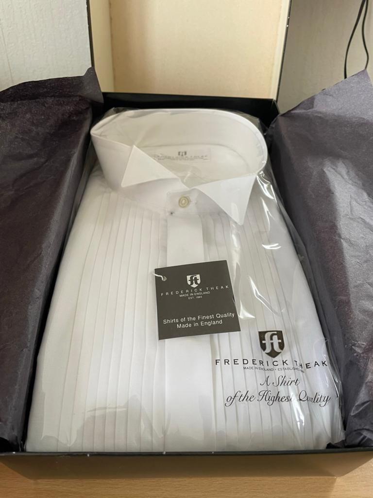 Nieuw Frederick Theak Smoking Overhemd Maat 45, Kleding | Heren, Overhemden, Ophalen of Verzenden, Nieuw, Wit, Overige halswijdtes