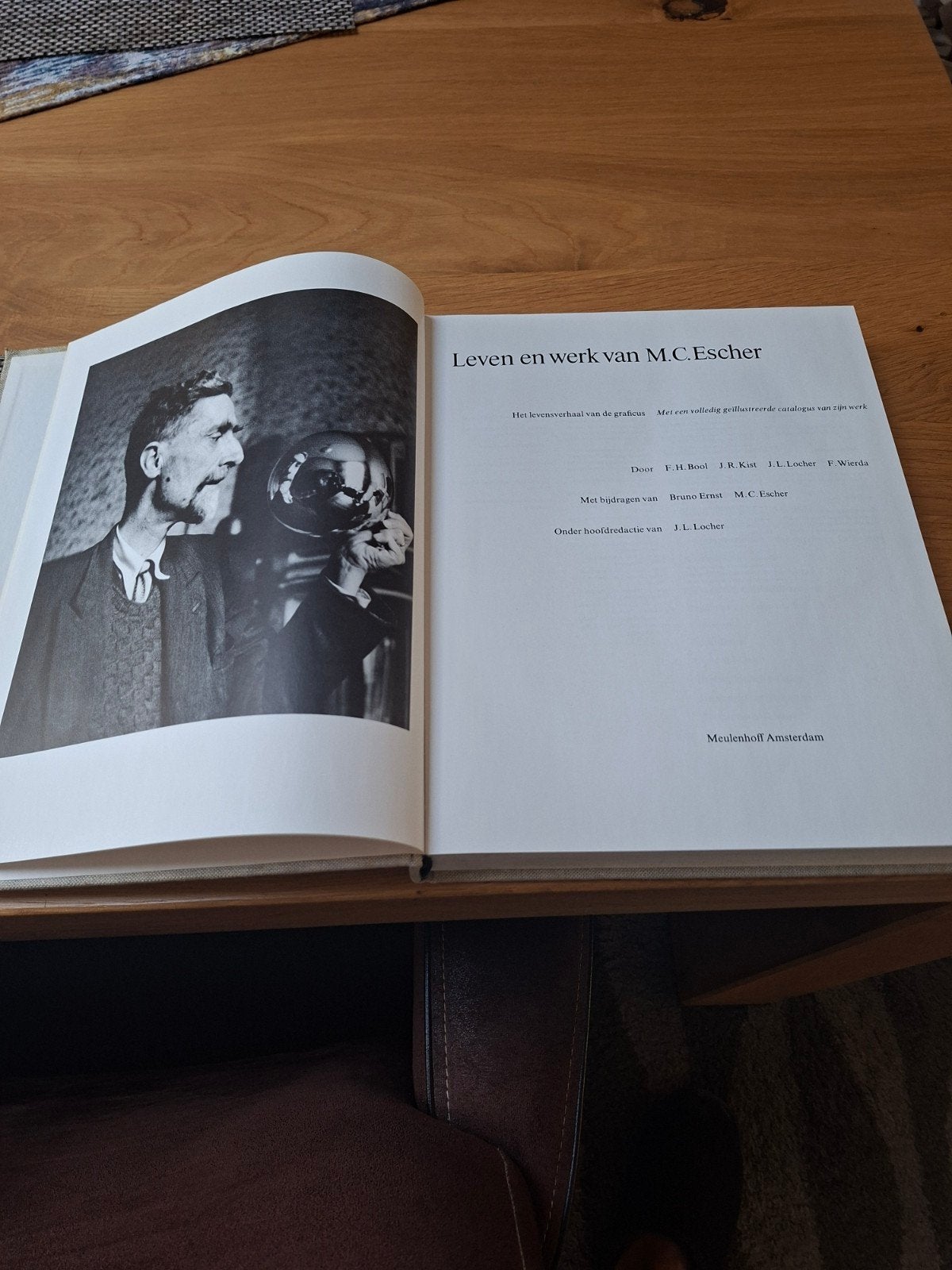 M.C.Escher  overzicht van werken, Ophalen, Zo goed als nieuw, Overige onderwerpen, M.C. Escher