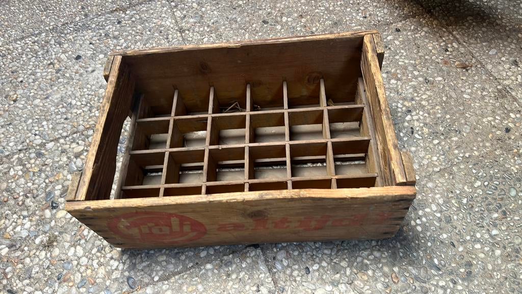 Vintage houten flessenkrat - Decoratief en functioneel, Doe-het-zelf en Verbouw, Kratten en Dozen, Ophalen, Gebruikt, Minder dan 35 cm