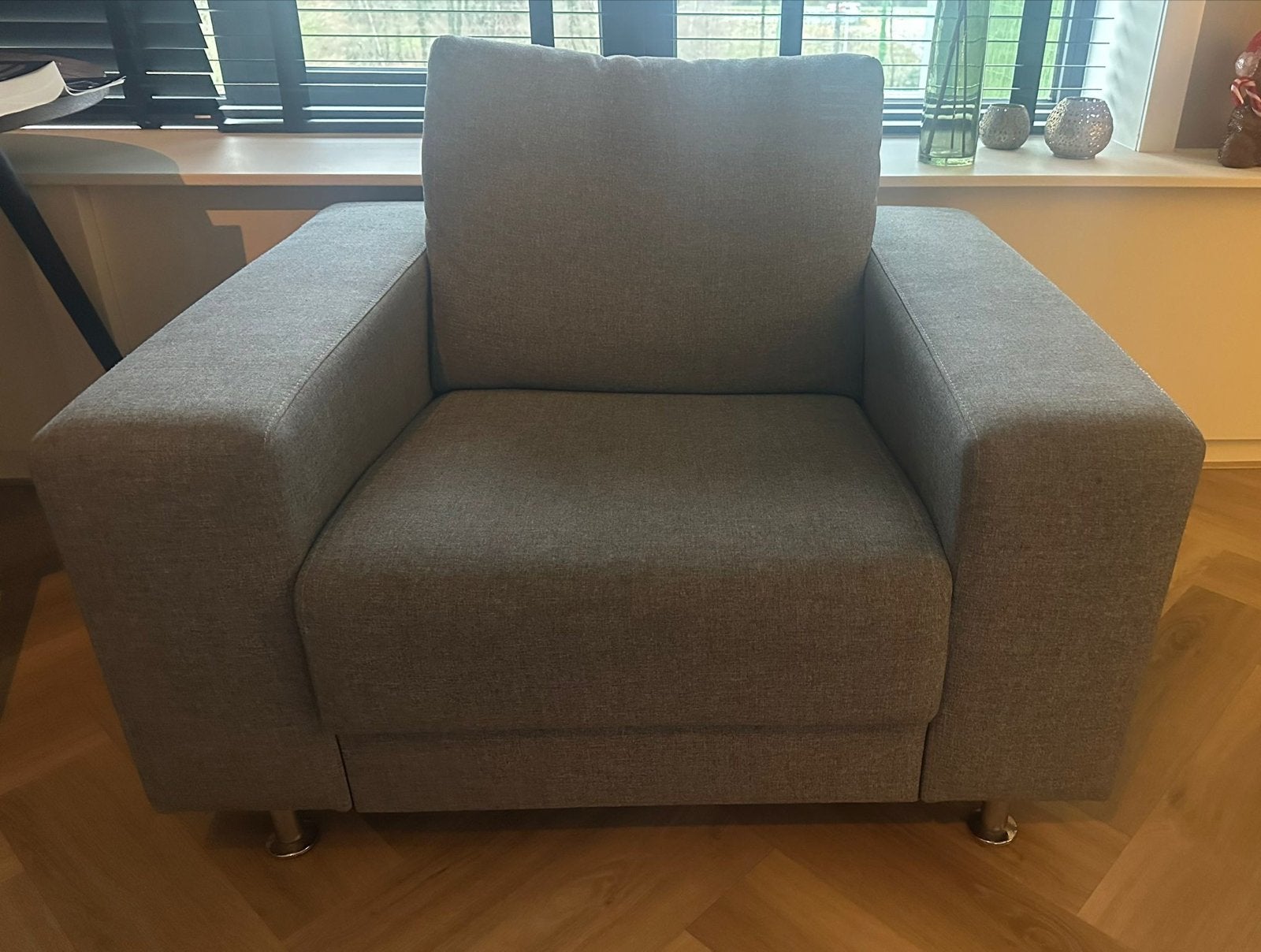 Grijze fauteuil van Goossens, Huis en Inrichting, Fauteuils, Ophalen, Gebruikt, 75 tot 100 cm, 100 tot 125 cm