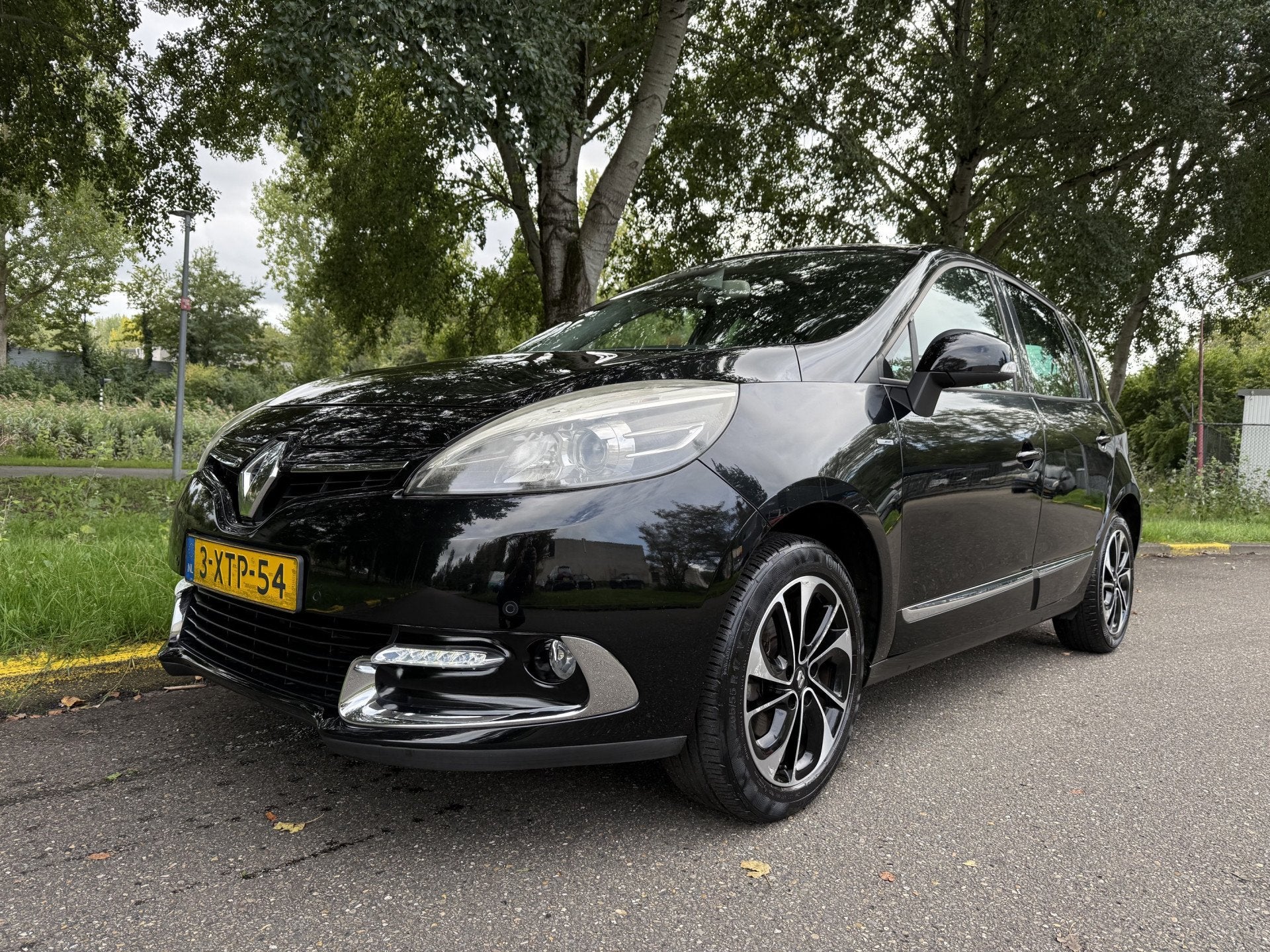 Renault Scénic 1.2 TCe Bose (bj 2014), Auto's, Voorwielaandrijving, Euro 5, Gebruikt, 1295 kg