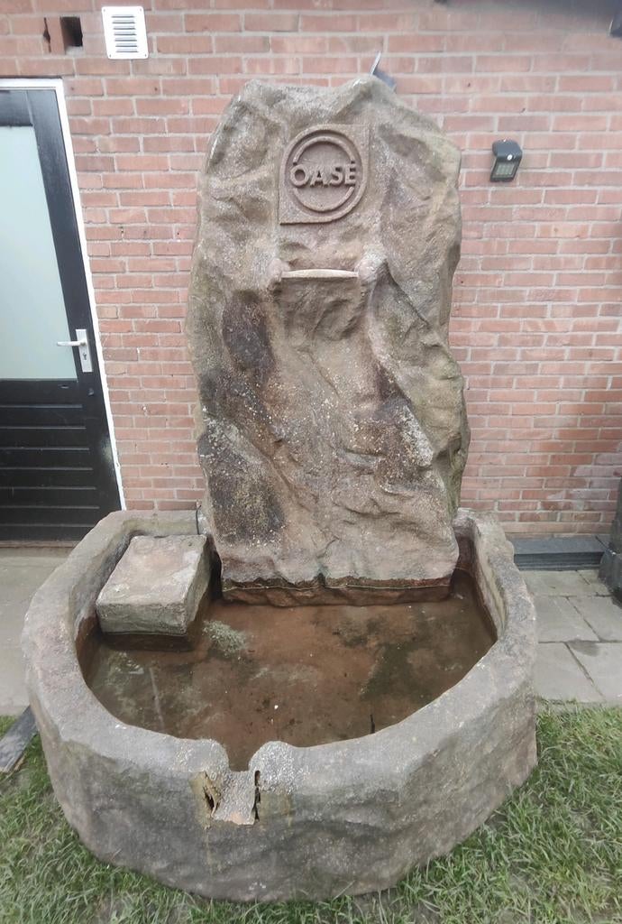 Oase waterval fontein van polyester met een steenlook., Tuin en Terras, Waterpartijen en Fonteinen, Ophalen, Zo goed als nieuw