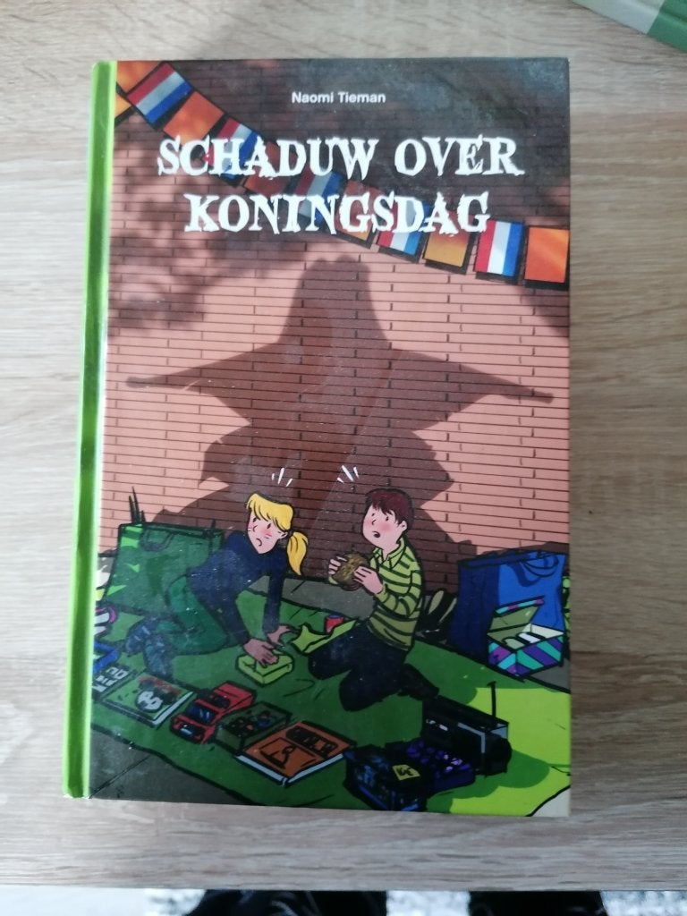 schaduw over koningsdag, Ophalen of Verzenden, Zo goed als nieuw, Fictie algemeen