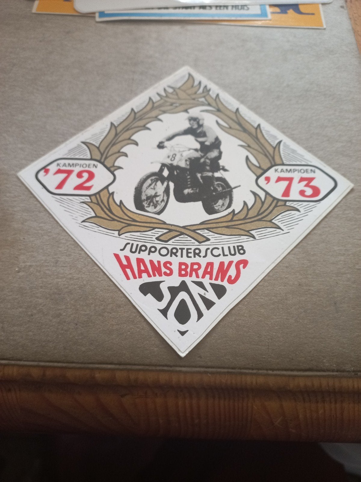 Supportersclub Hans Brans Kampioen '72 '73 Sticker, Verzamelen, Stickers, Ophalen of Verzenden, Zo goed als nieuw, Sport