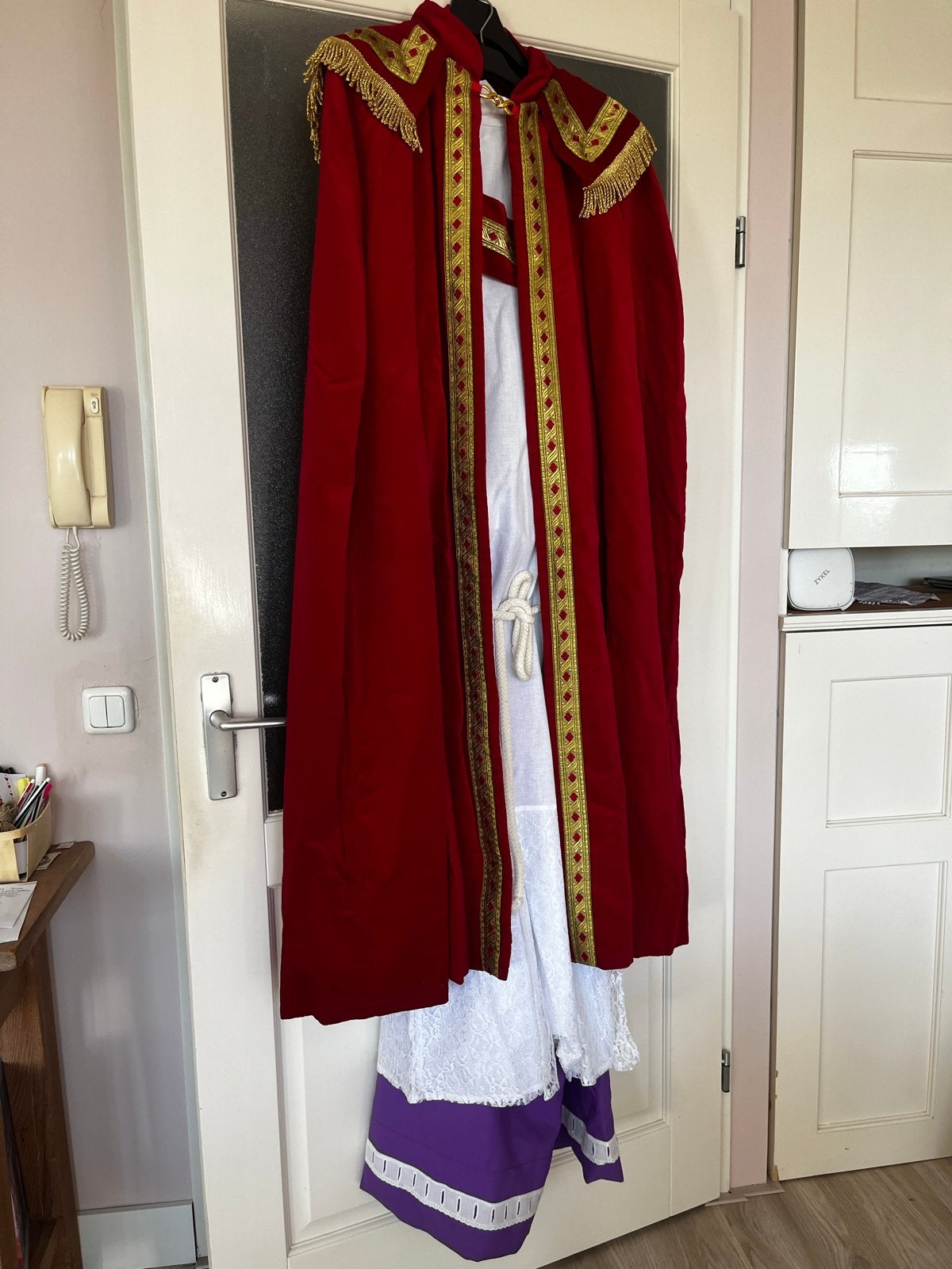 Sinterklaas Kostuum Compleet met Baard, Mijter, Boek en Meer, Ophalen of Verzenden, Zo goed als nieuw, Kostuum, Kerst of Sinterklaas