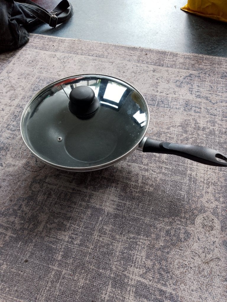 Wokpan met glazen deksel Diameter 28 cm, 7 € 50, Ophalen, Gebruikt, Met deksel, Aluminium