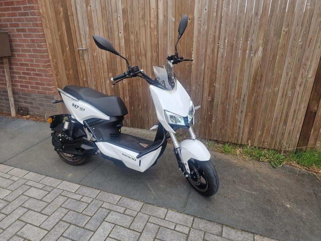 SXT Z3 elektrische scooter, blauw kenteken, lage km-stand, Ophalen, Gebruikt, Maximaal 45 km/u, Elektrisch