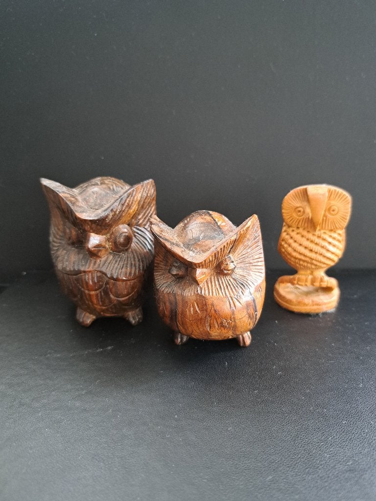 Set van 3 handgesneden houten uilen beeldjes, Verzamelen, Ophalen of Verzenden, Gebruikt, Dier