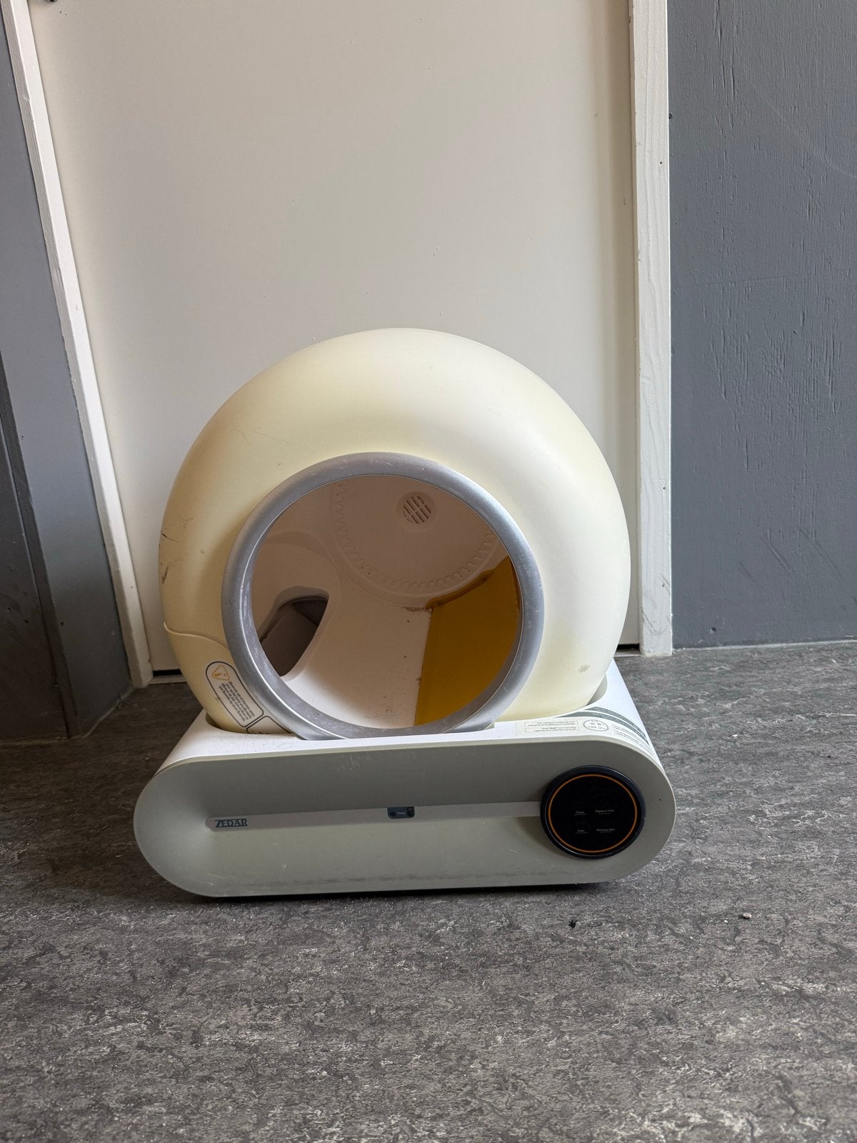 Automatische zelfreinigende kattenbak Zedar, Poes
