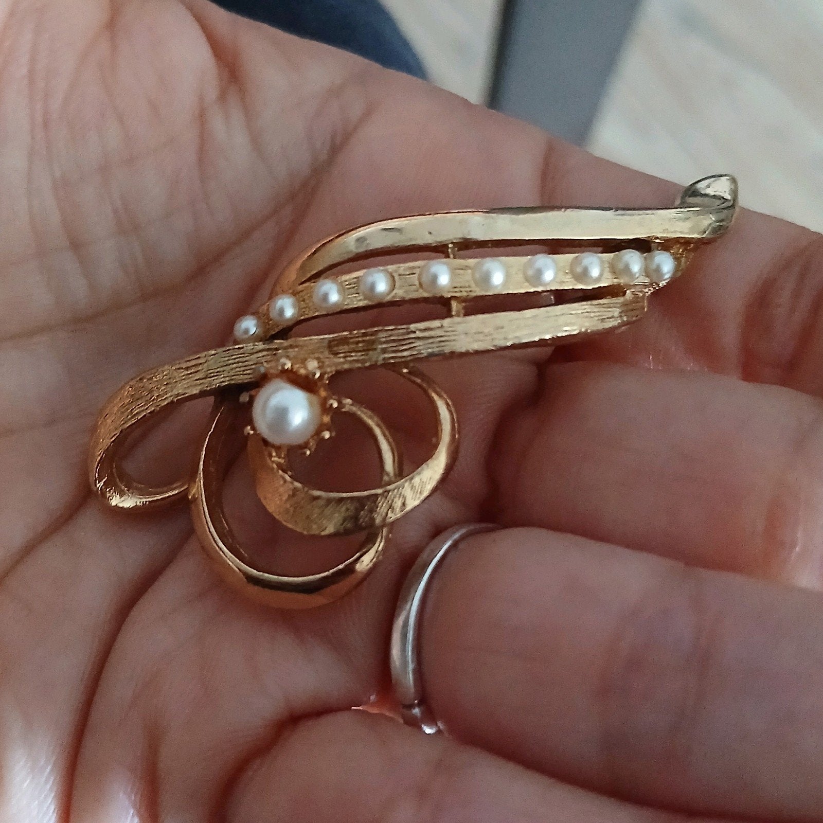 Vintage broche, Sieraden, Tassen en Uiterlijk, Broches, Ophalen of Verzenden, Zo goed als nieuw, Overige materialen
