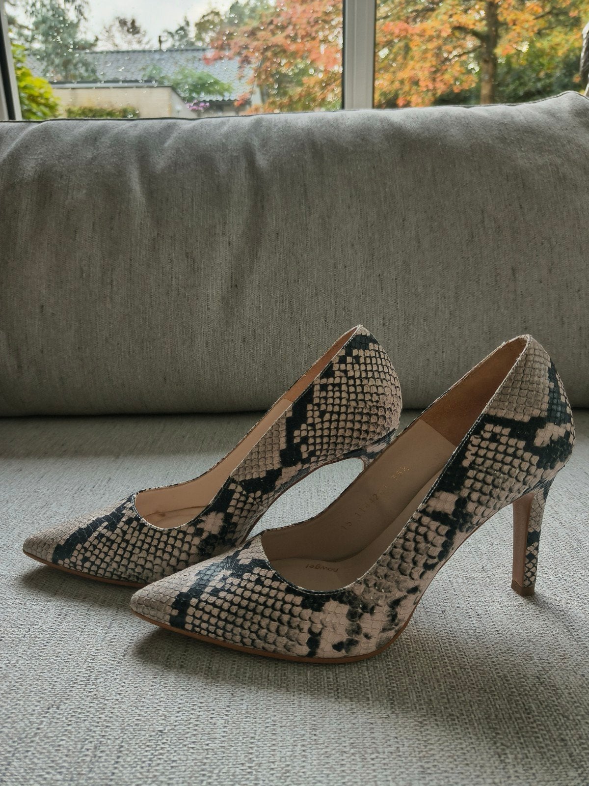 Sjeike  leren pumps van LODI, Kleding | Dames, LODI, Ophalen of Verzenden, Zo goed als nieuw, Beige
