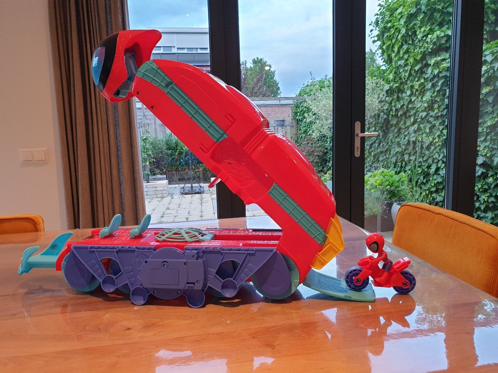 Nieuwstaat Marvel Spiderman hoofdkwartier
+ 2 actiefiguren, Kinderen en Baby's, Speelgoed | Actiefiguren, Ophalen of Verzenden