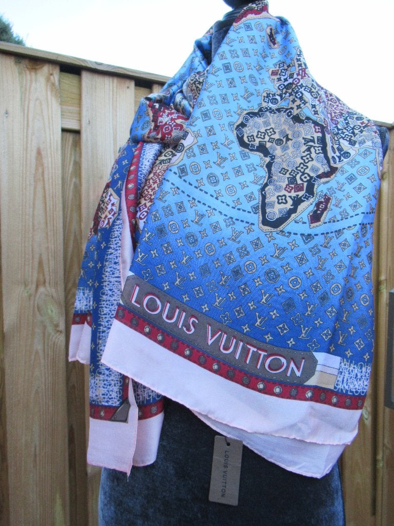 SHAWL dames nieuw 90x1.80 cm zijde blauwtinten € 50, Kleding | Dames, Ophalen of Verzenden, Nieuw, Maat 46/48 (XL) of groter, Sjaal