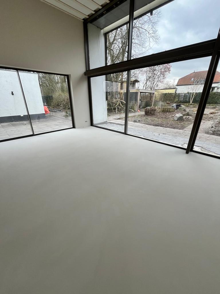 Gietvloer / Beton Cire / Lavasteen vloer – strak en modern, Ophalen, 30 cm of meer, Steen of Klei, Overige typen