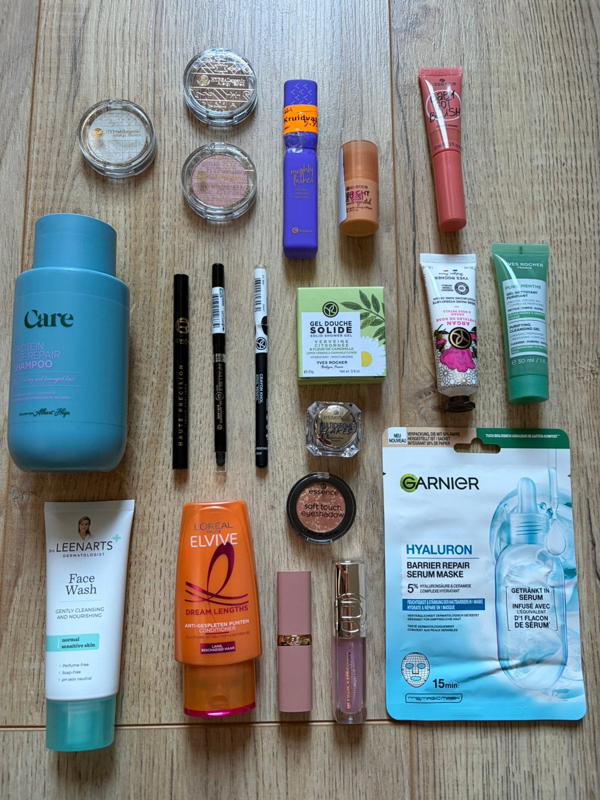 Nieuwe make-up Adventkalender Yves Rocher & L’oreal & meer, Overige kleuren, Gehele gezicht, Nieuw, Ophalen of Verzenden