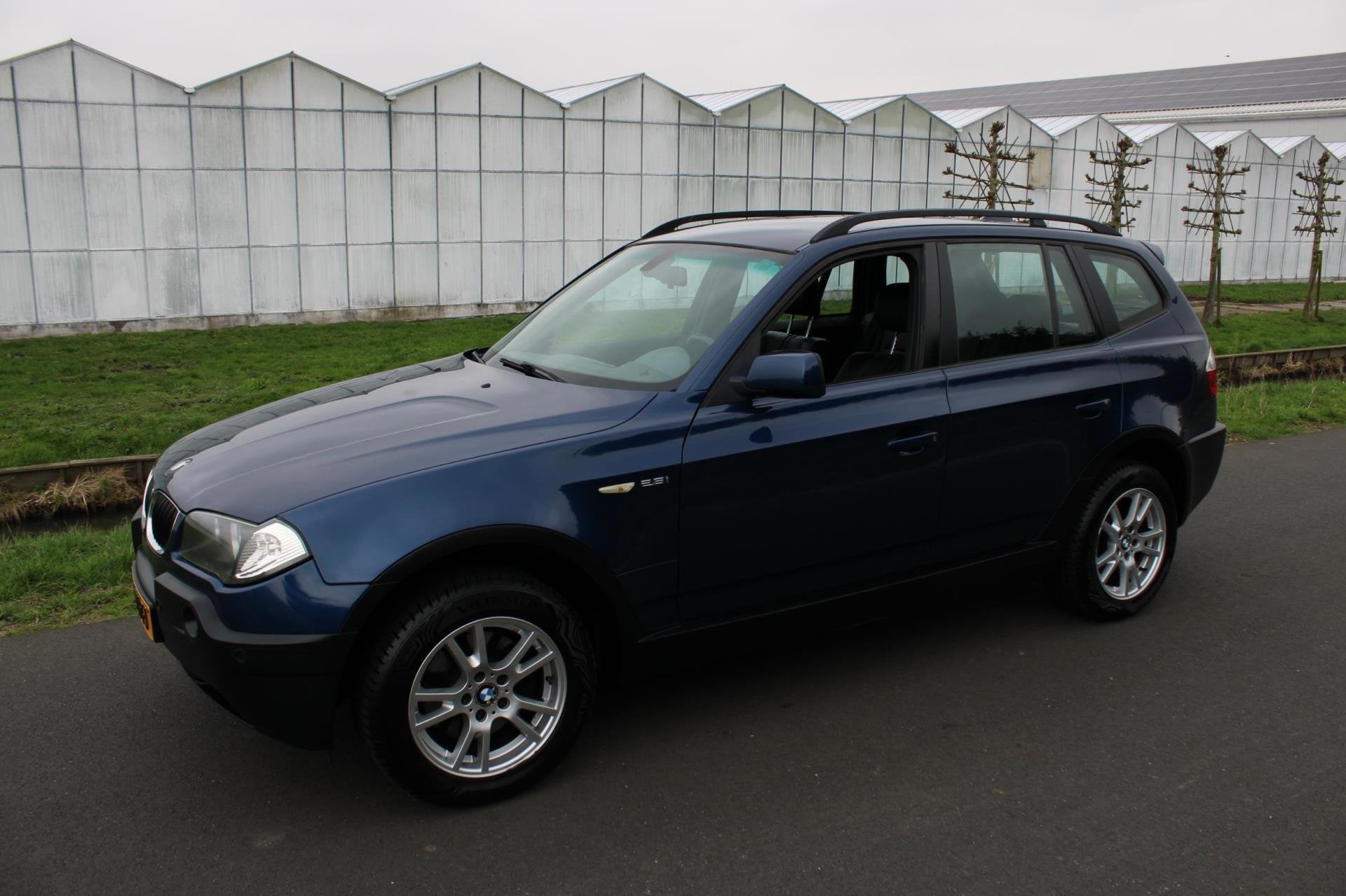 BMW X3 2.5i Executive Automaat Youngtimer, Automaat, Zwart, Parkeersensor, Blauw