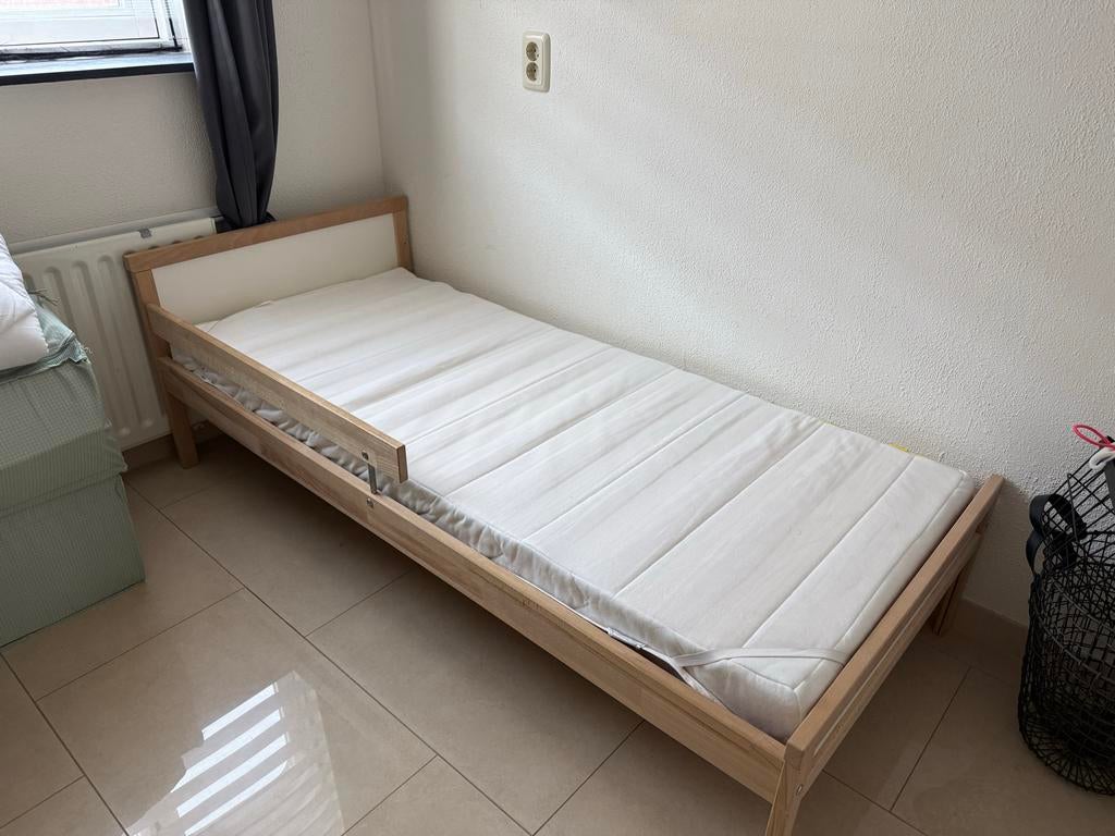 IKEA SNIGLAR Peuterbed met lattenbodem en matras, Gebruikt, 70 tot 85 cm, Lattenbodem, 140 tot 160 cm