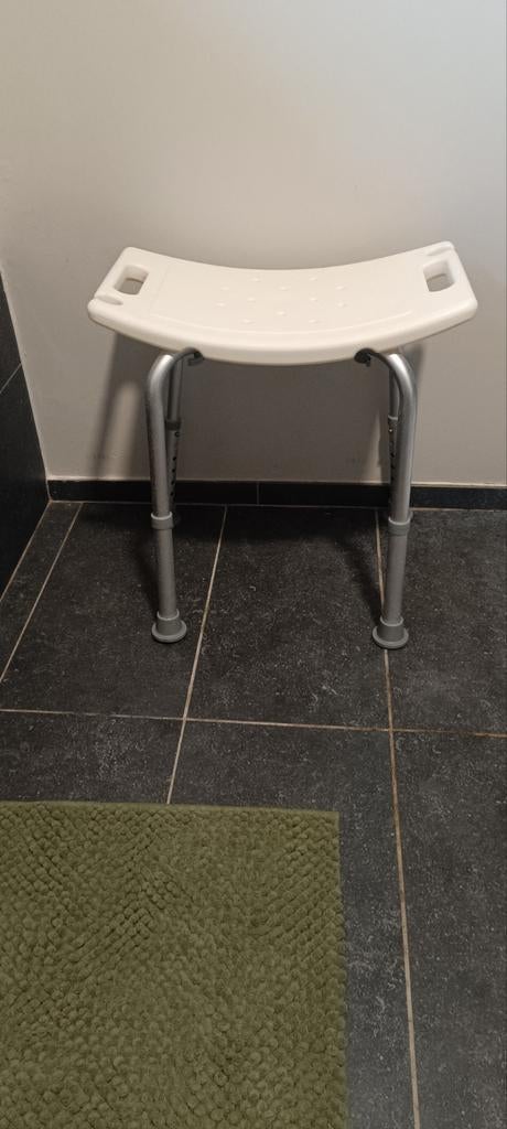 Douche kruk, Ophalen