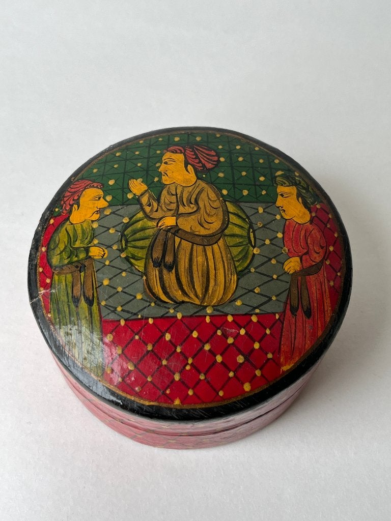 Leuk handgeschilderd lakdoosje uit India, Antiek en Kunst, India, Doos, Papier/karton, Geschilderd