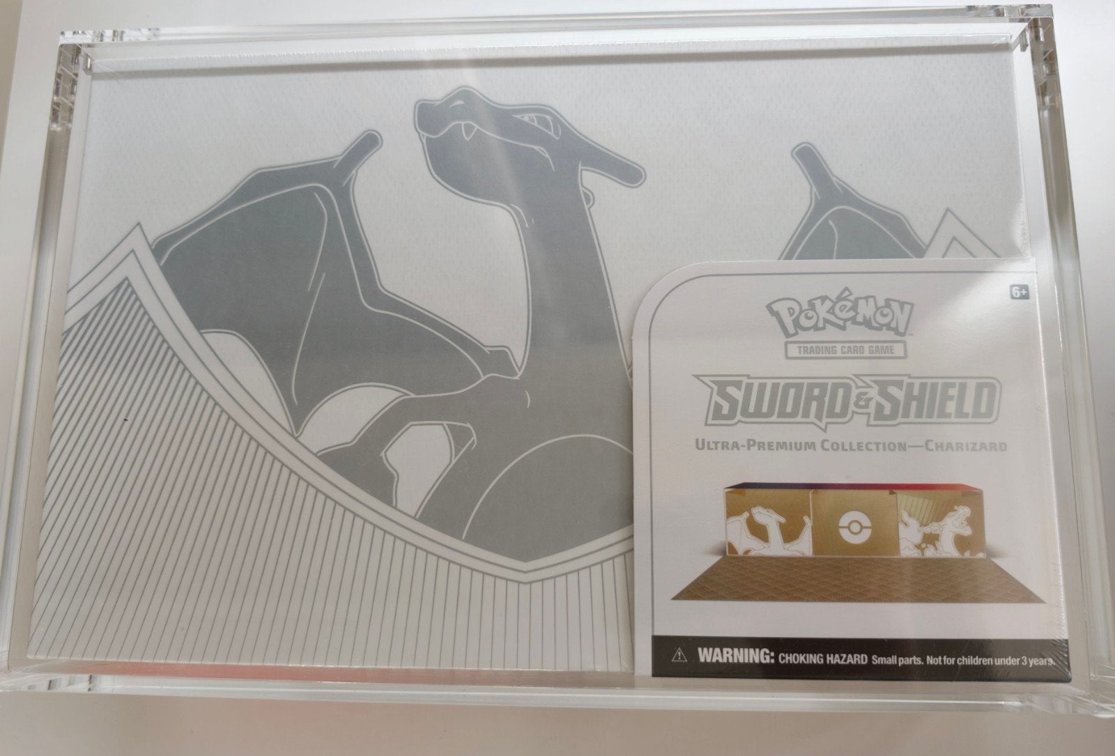 Charizard Ultra Premium Collection box, Ophalen, Nieuw