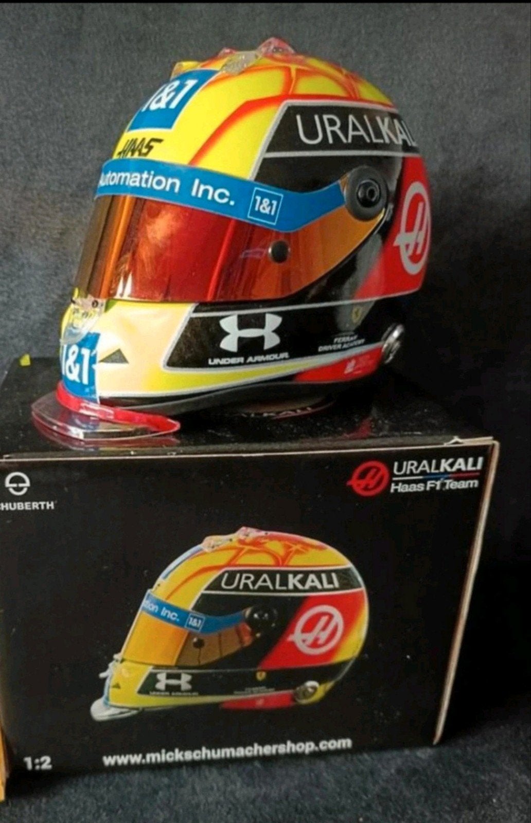 1:2 Helm van M.Schumacher, Ophalen of Verzenden, Nieuw, Formule 1