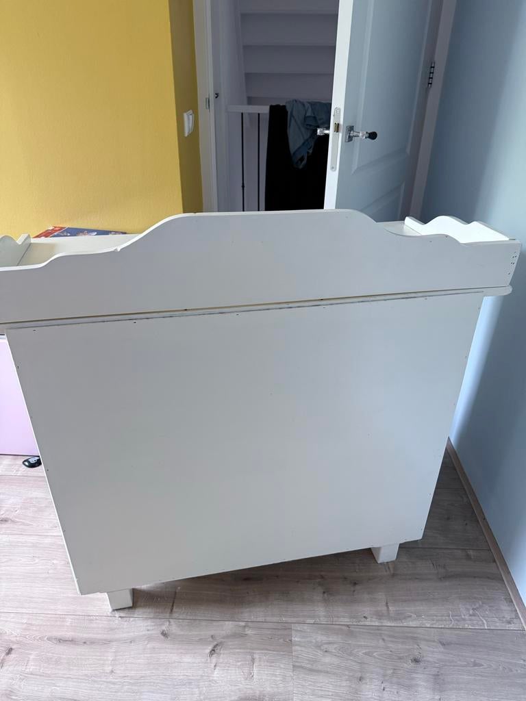 Witte commode met gouden en blauwe accenten, Ophalen, Gebruikt, 50 tot 70 cm, 75 tot 100 cm