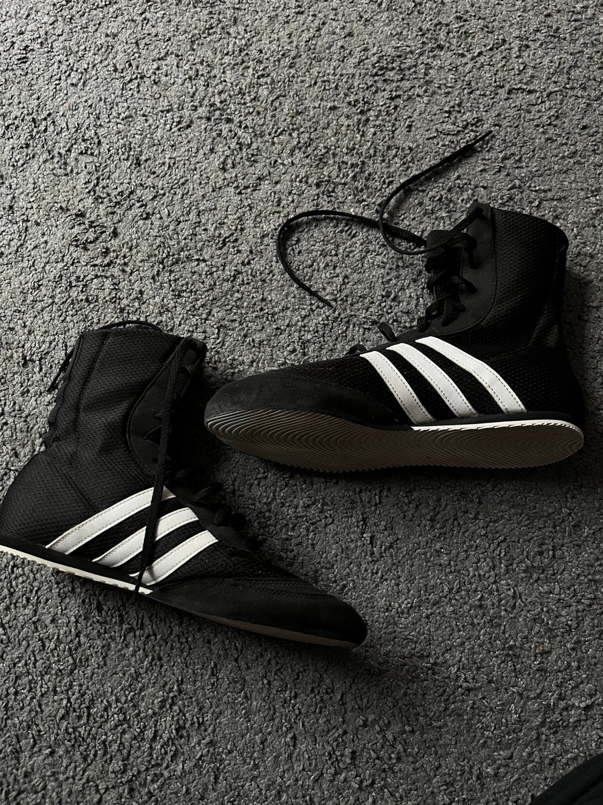 Boksschoenen maat 40 zwart adidas in Gronau voor 40€, Ophalen, Gebruikt, Boksschoenen