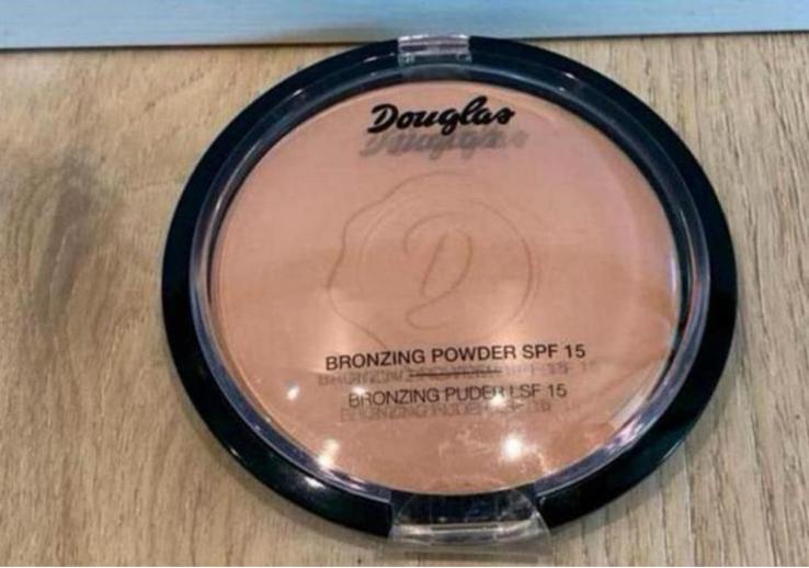 Douglas bronzing powder spf15 natural bronzer, Sieraden, Tassen en Uiterlijk, Uiterlijk | Cosmetica en Make-up, Bruin, Gehele gezicht