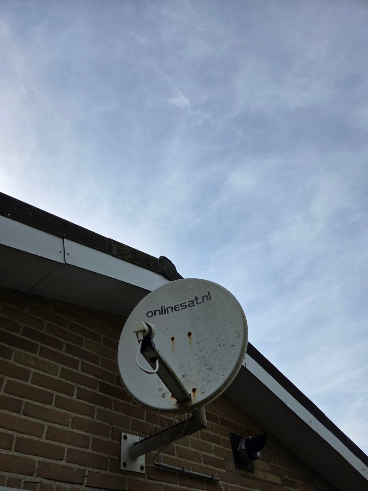 Schotelantenne gratis op te halen en te demonteren, Ophalen