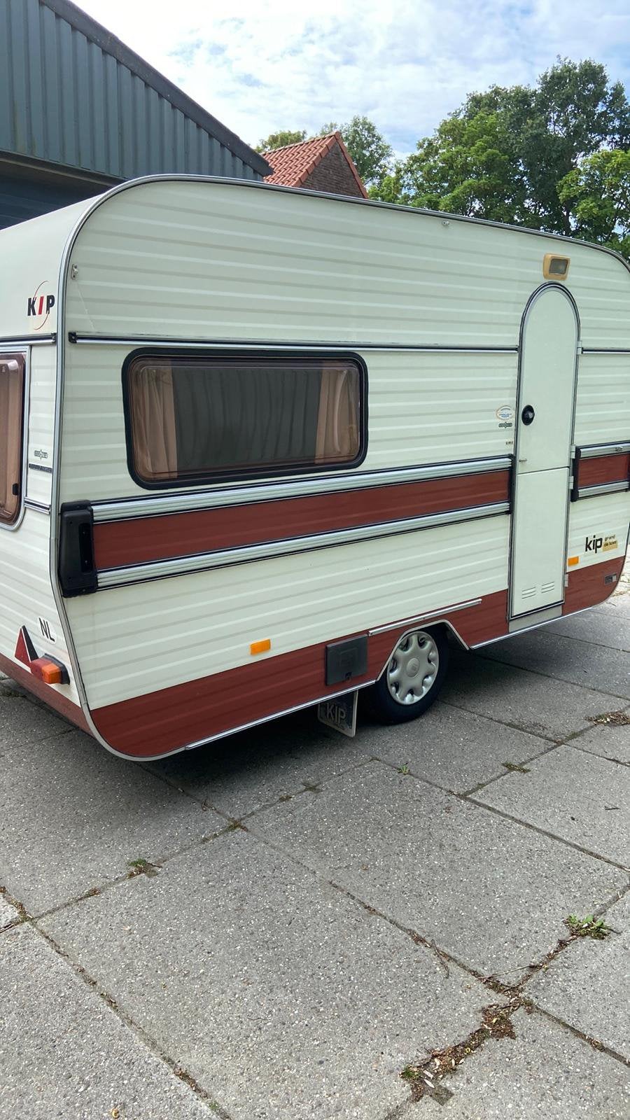 Kip 390FK Roodbander 1978, Rondzit, Kip, 750 - 1000 kg, Particulier