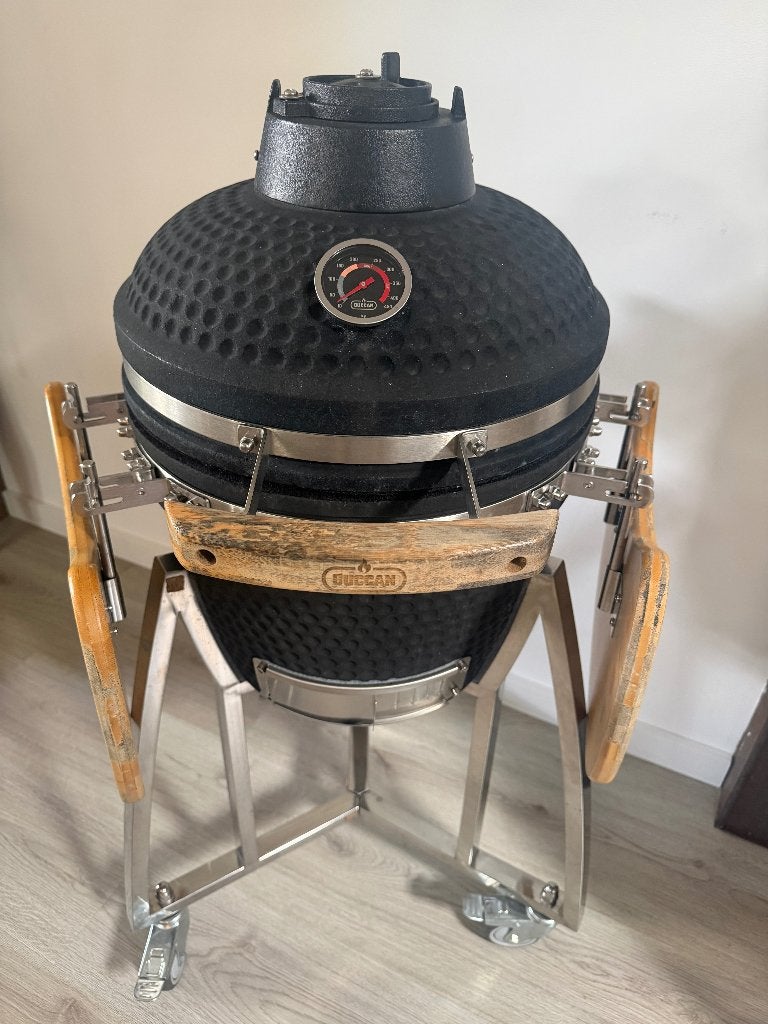 BUCCAN Kamado bbq - Sunbury Smokey Egg - Large 16" - Zwart, Tuin en Terras, Ophalen, Zo goed als nieuw, Buccan, Met accessoires