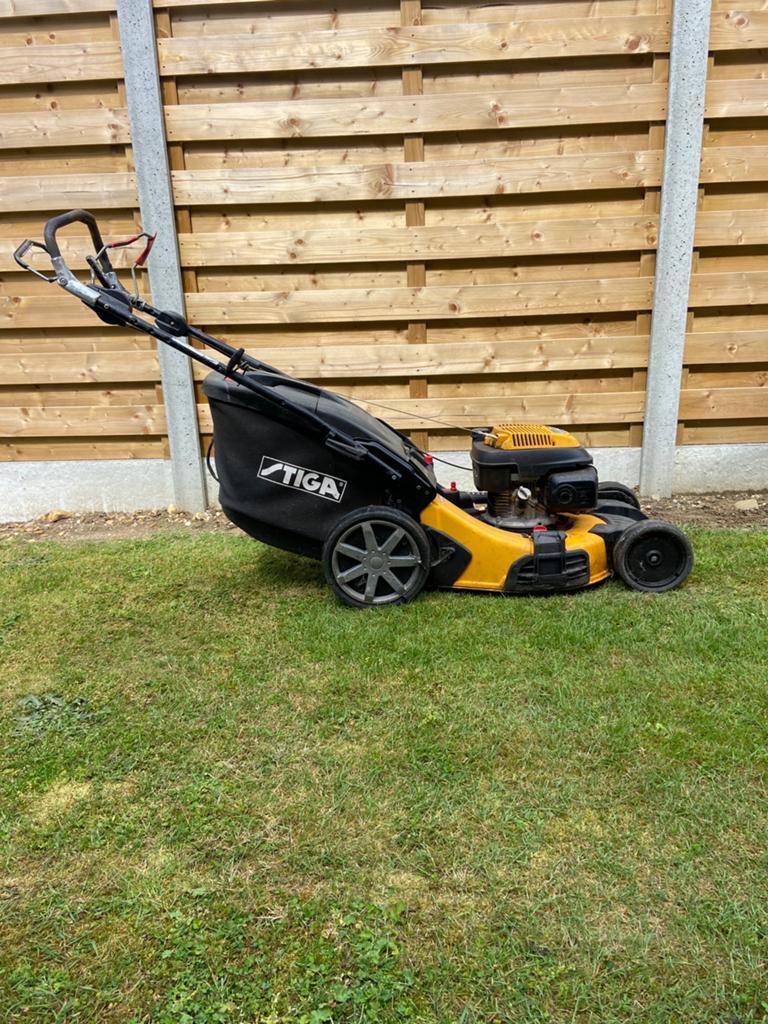 Stiga Grasmaaier met Honda Motor, Tuin en Terras, Grasmaaiers, Ophalen, Gebruikt