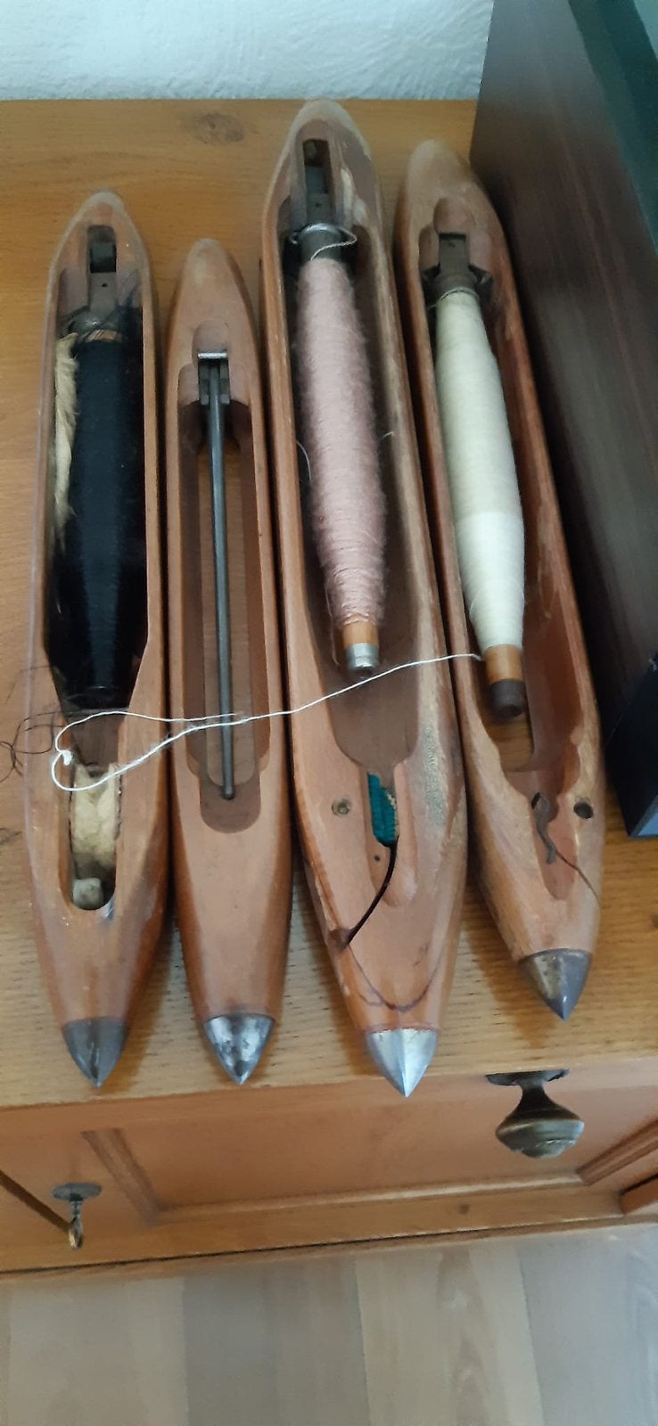 4 antieke houten schietspoelen/weefspoelen, Antiek en Kunst, Ophalen of Verzenden