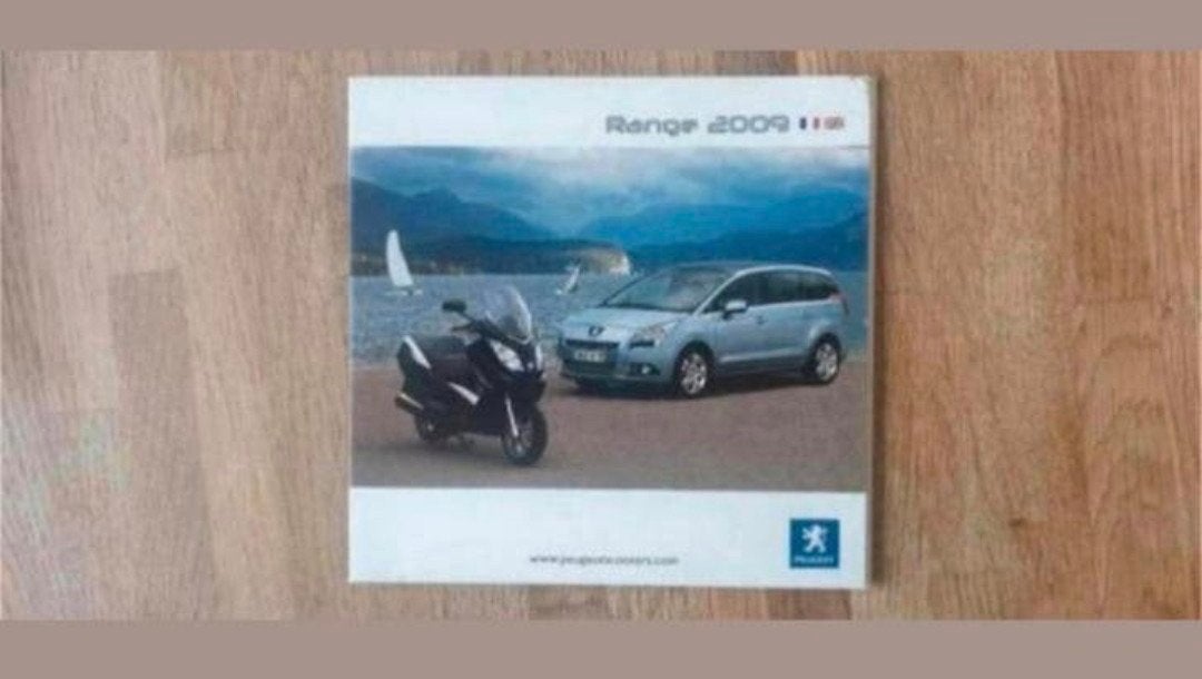 Peugeot scooters folder op CD-Rom, Boeken, Auto's | Folders en Tijdschriften, Ophalen of Verzenden, Zo goed als nieuw, Peugeot