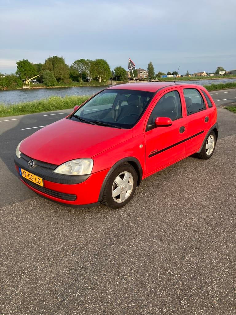 Nette Opel Corsa 1.2 16V 5D 2001 Rood, Auto's, Voorwielaandrijving, 450 kg, 74 pk, 31 €/maand