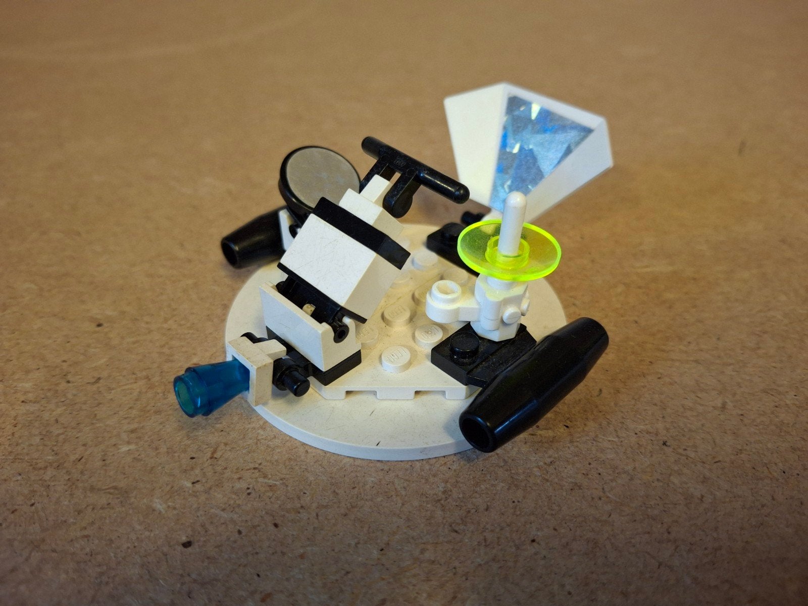 Lego 6815 Hovertron. Jaren 90 Space Exploriens, Compleet, Lego, Info@lego.com, 33 Bath Road, Slough, UK