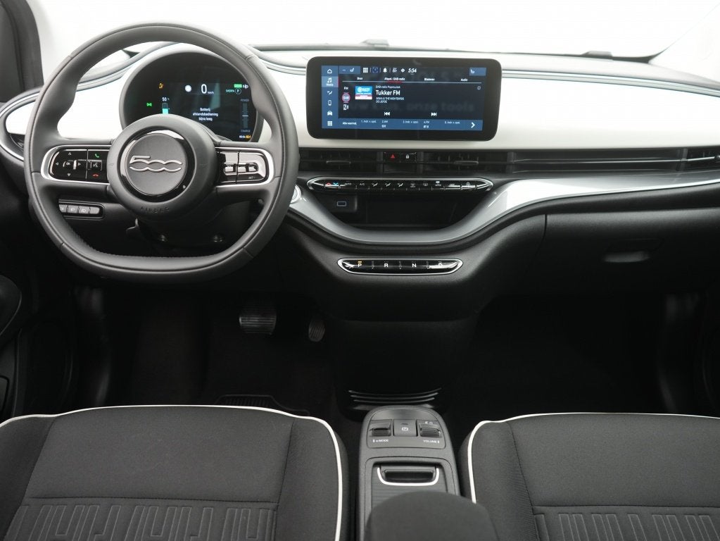 Fiat 500 Icon 42 kWh | Carplay | Private lease 369 pm, Auto's, Gebruikt, 4 stoelen, Wit, 1265 kg