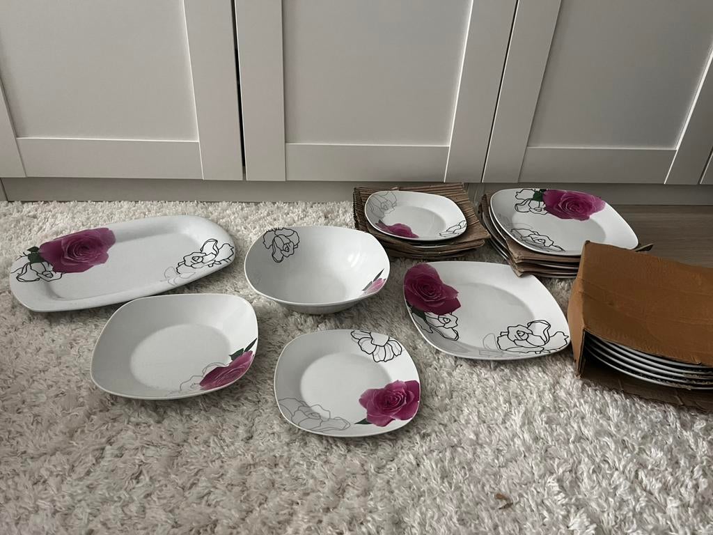 Complete servies met rozen, Antiek en Kunst, Antiek | Servies compleet, Ophalen