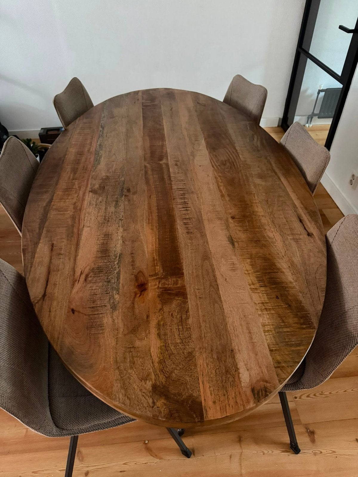 Prachtige Eettafel Massief Mango Hout met 6 stoelen, Huis en Inrichting, Complete eetkamers, Ophalen, Zo goed als nieuw, 4 tot 6 stoelen