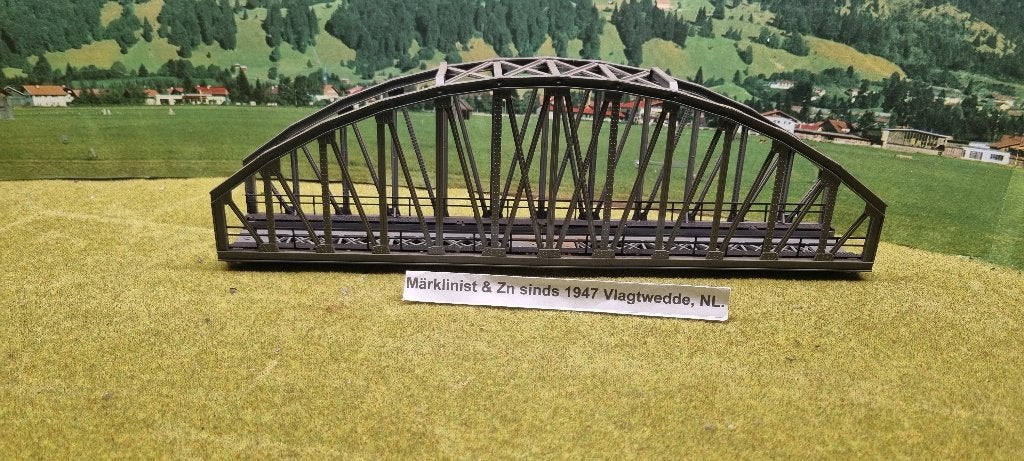 Marklin Boogbrug vol kunststof 36 cm lang, Wisselstroom, Gebruikt, Brug, Tunnel of Gebouw, Analoog